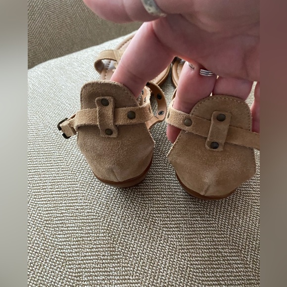 Boho Suede Fringe Festival Sandals. Tan W/Antique Brass Rivet Studs. Size 8. - Picture 4 of 11